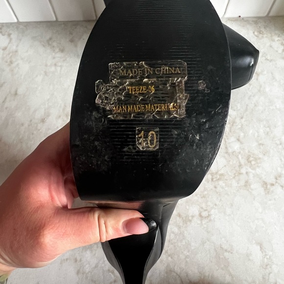 Bordello black heels size 9 - Picture 3 of 5